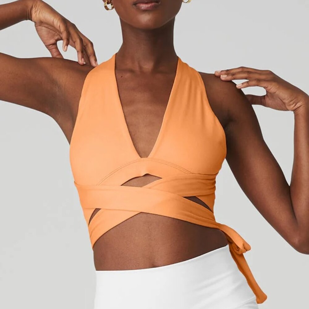 NWT Alo Alosoft Switch It Up Sports Bra in Canteloupe - Size Medium